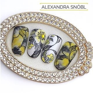 Footprints 2 - Stamp your nails